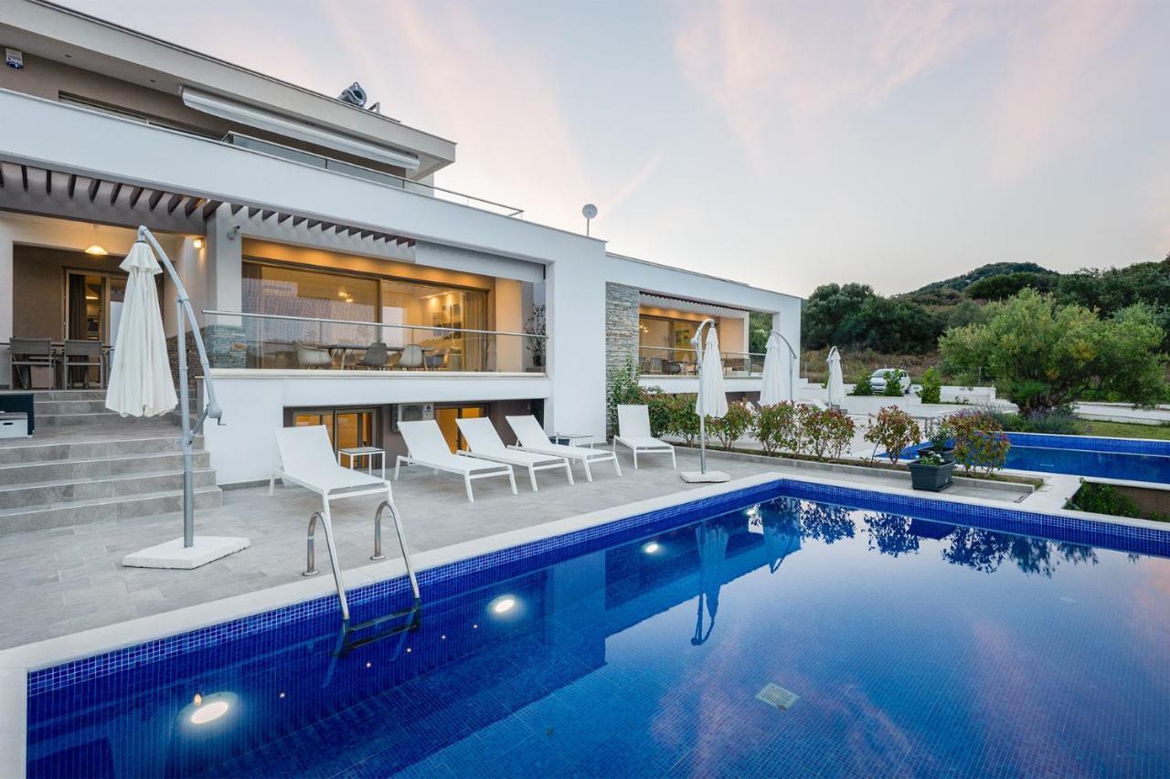 Afisia Villas Sarti Esterno foto
